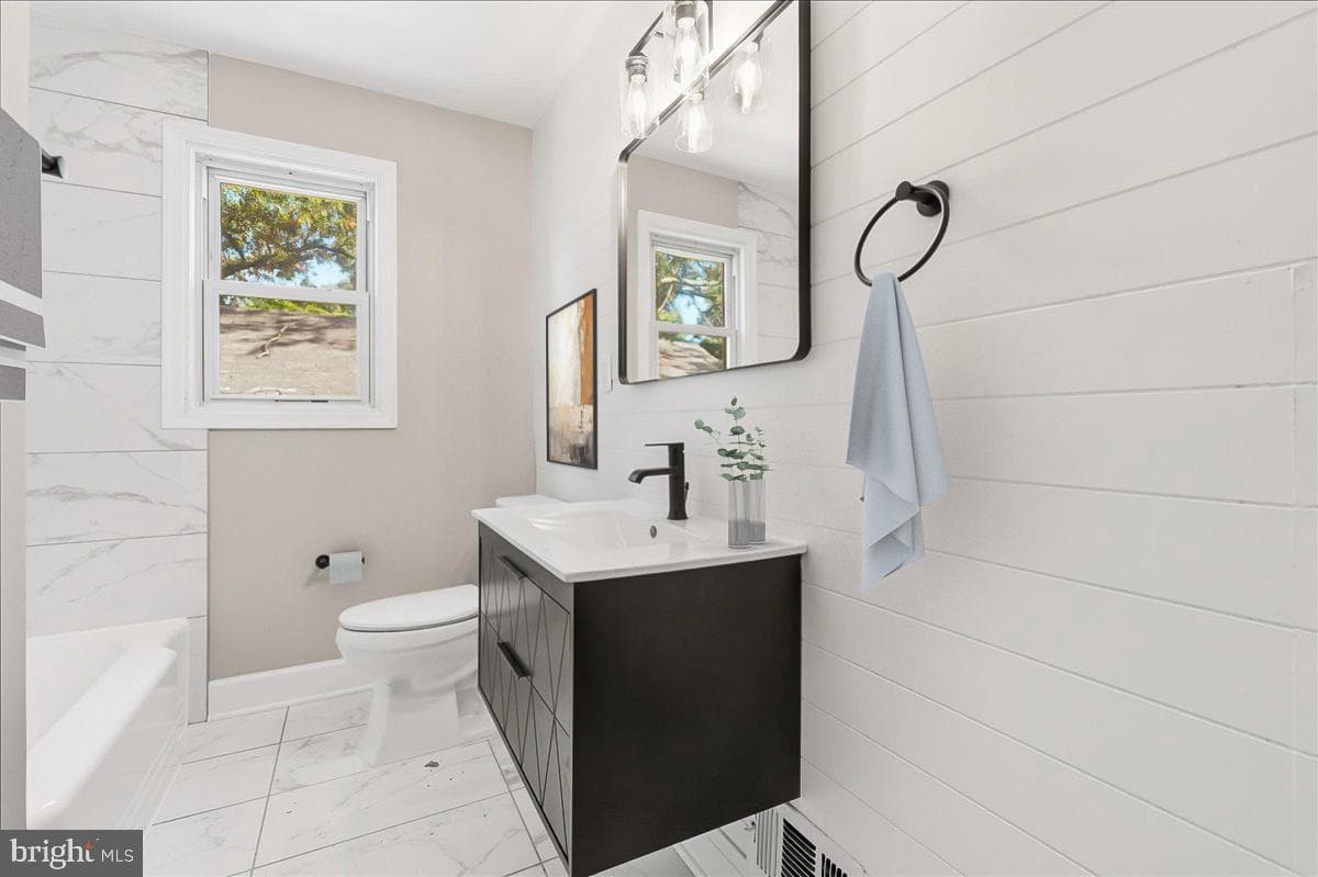 305 Newfield Road photo 12