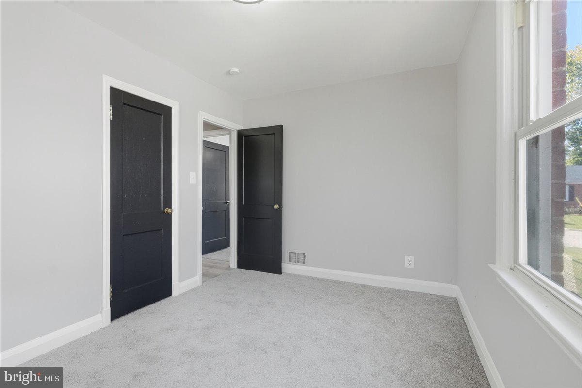 305 Newfield Road photo 15
