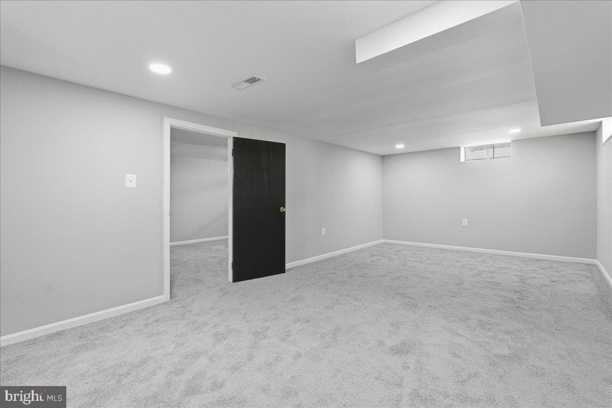 305 Newfield Road photo 17