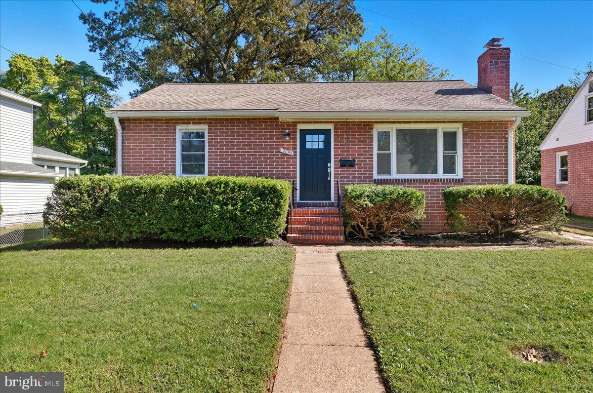 305 Newfield Road photo 2