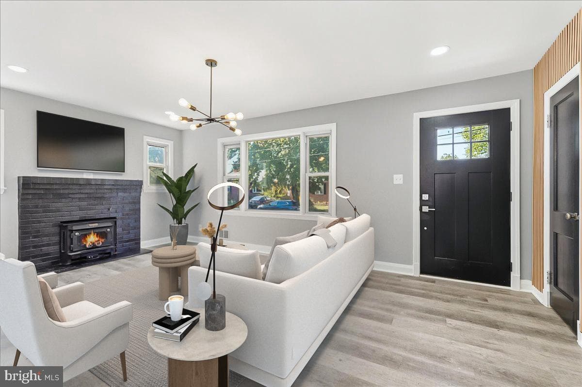 305 Newfield Road photo 3