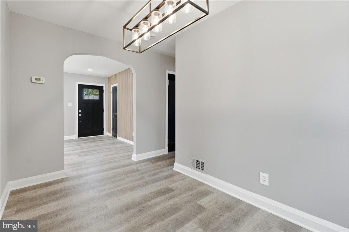 305 Newfield Road photo 6