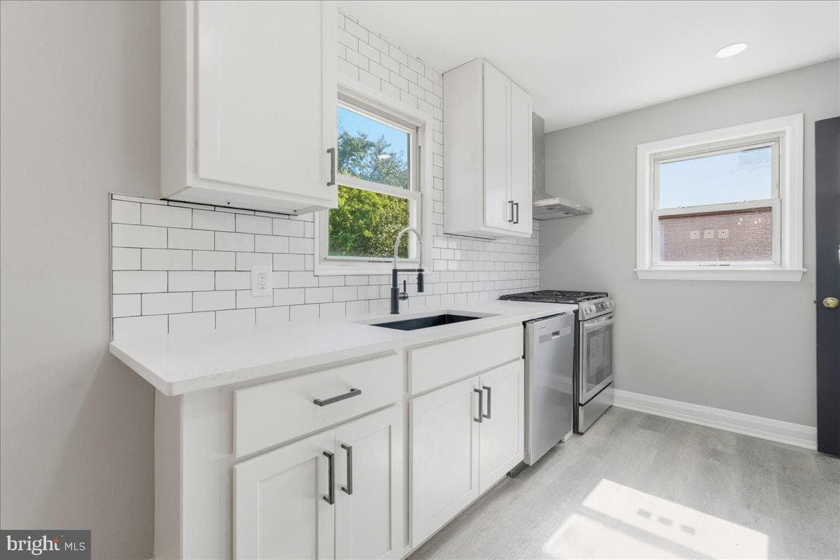 305 Newfield Road photo 9