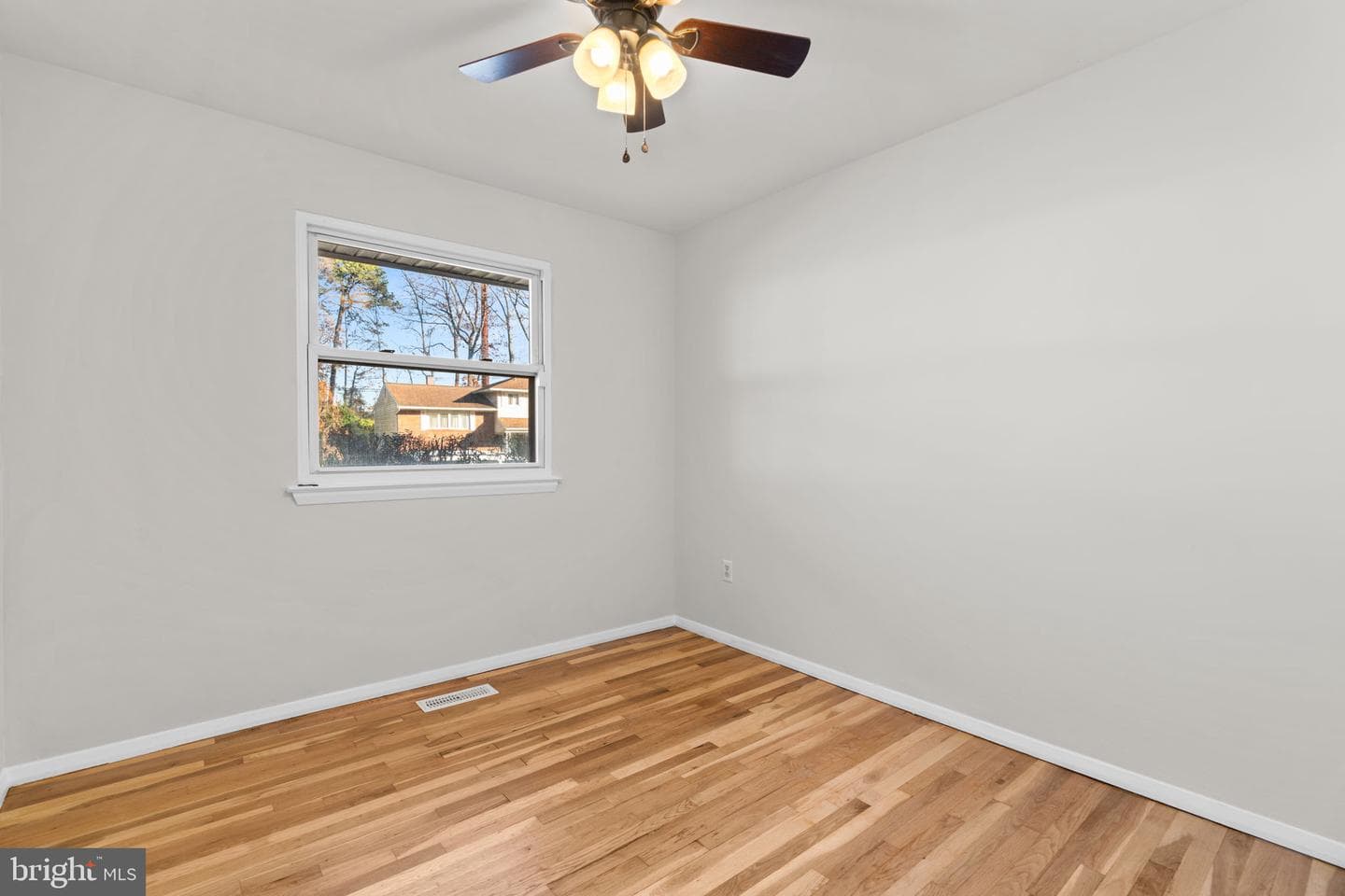 8111 Phirne Road E photo 17