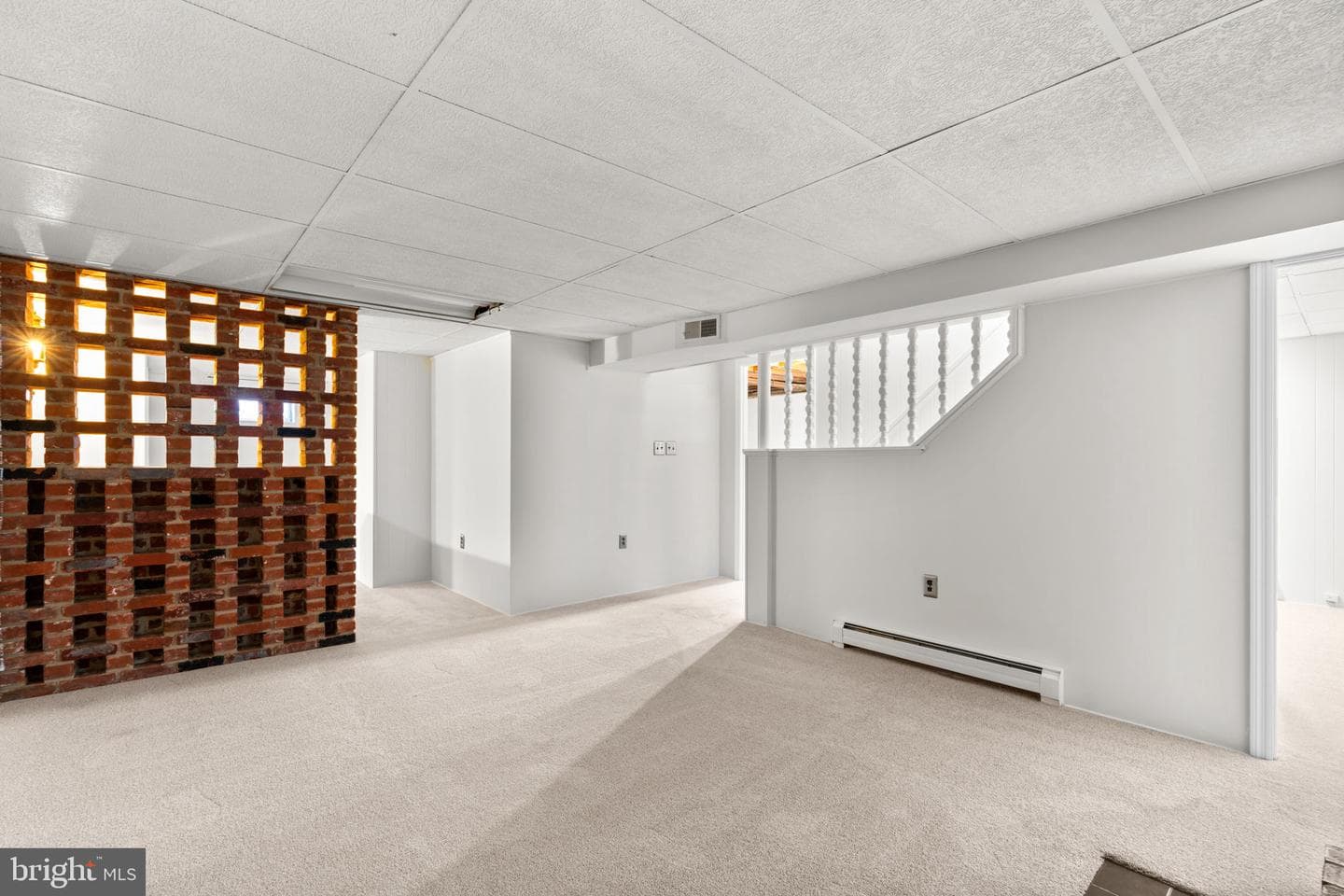 8111 Phirne Road E photo 20