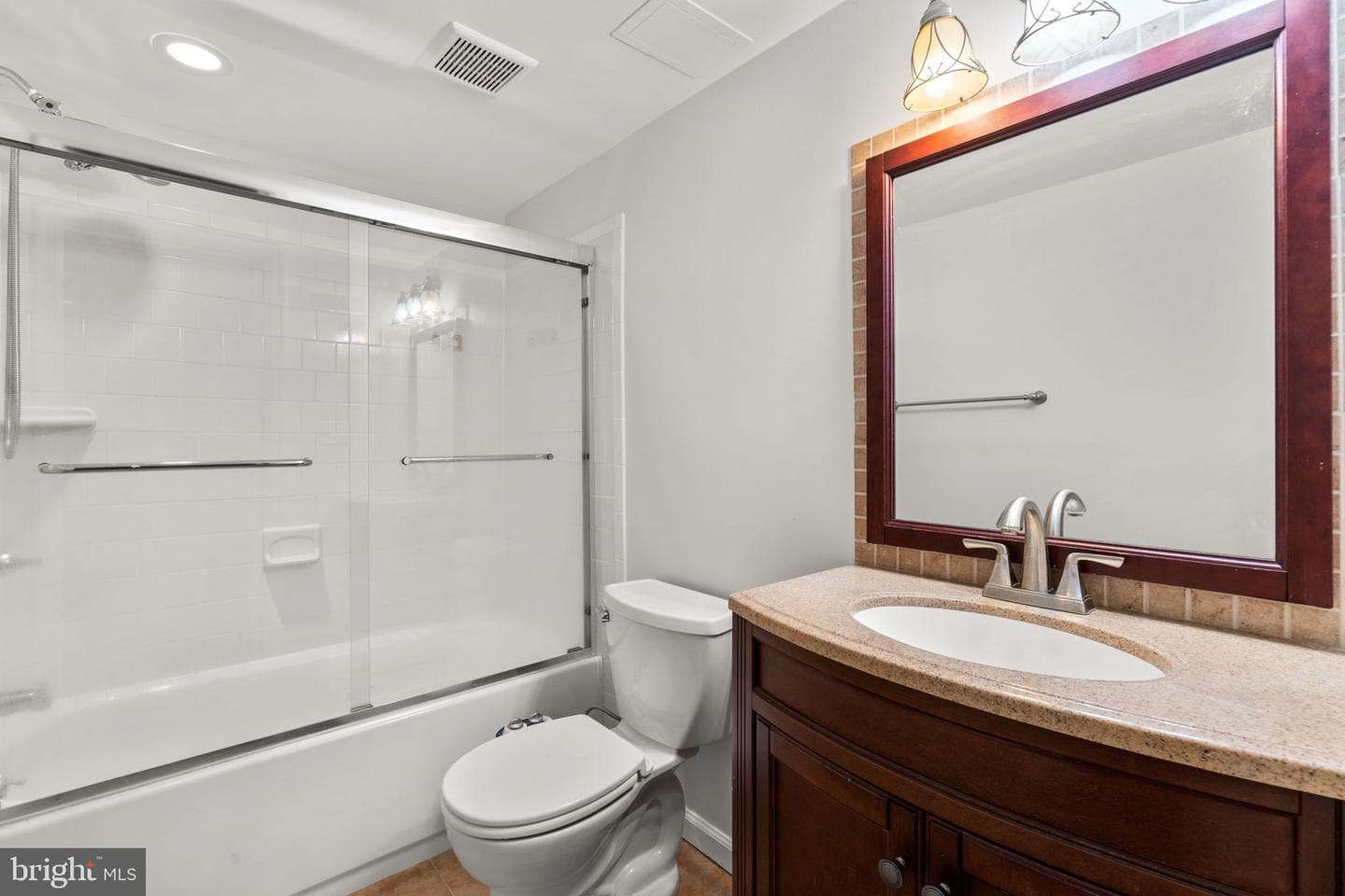 8111 Phirne Road E photo 24