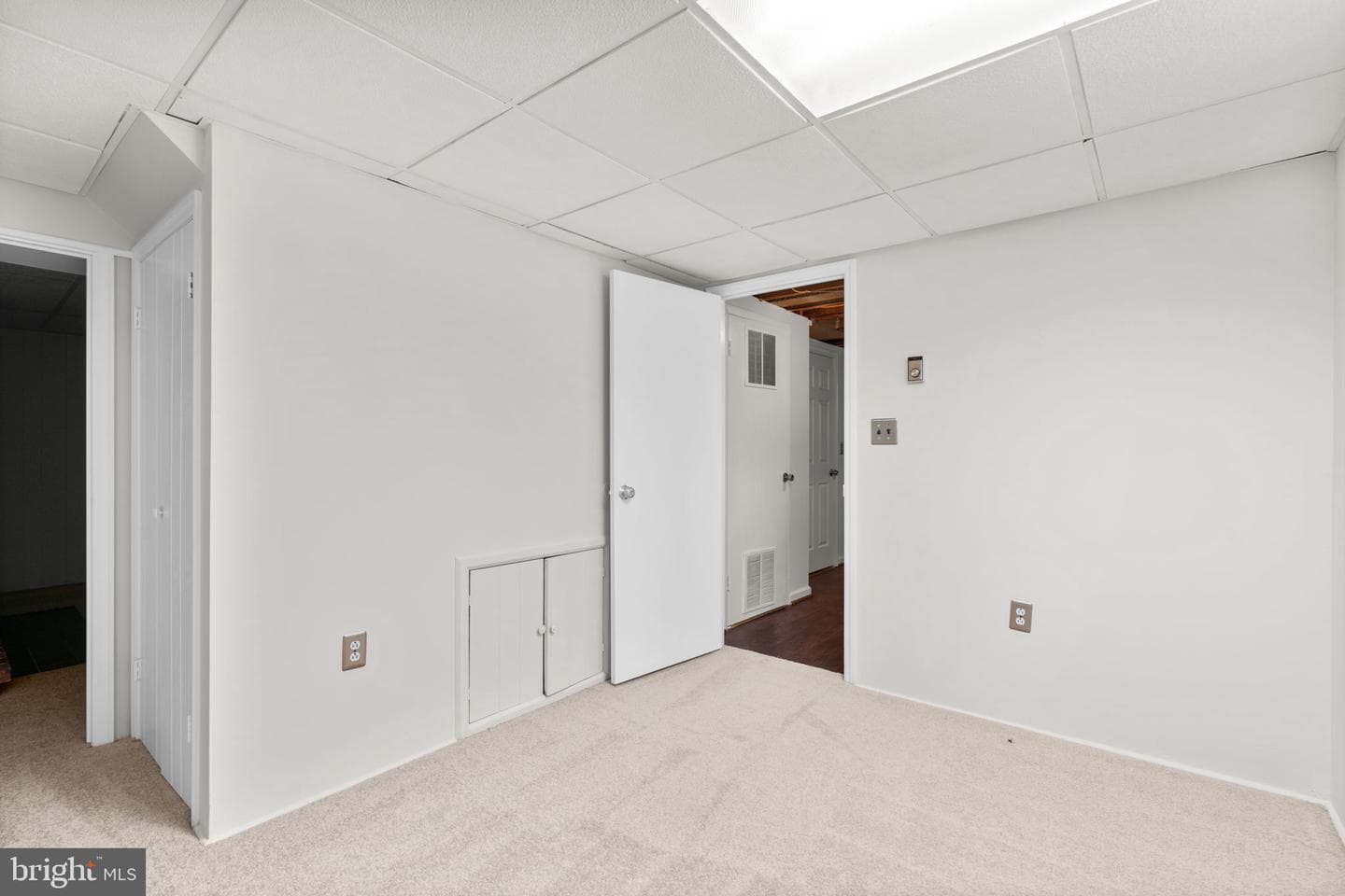 8111 Phirne Road E photo 26