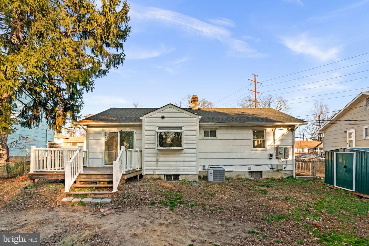 8111 Phirne Road E photo 29
