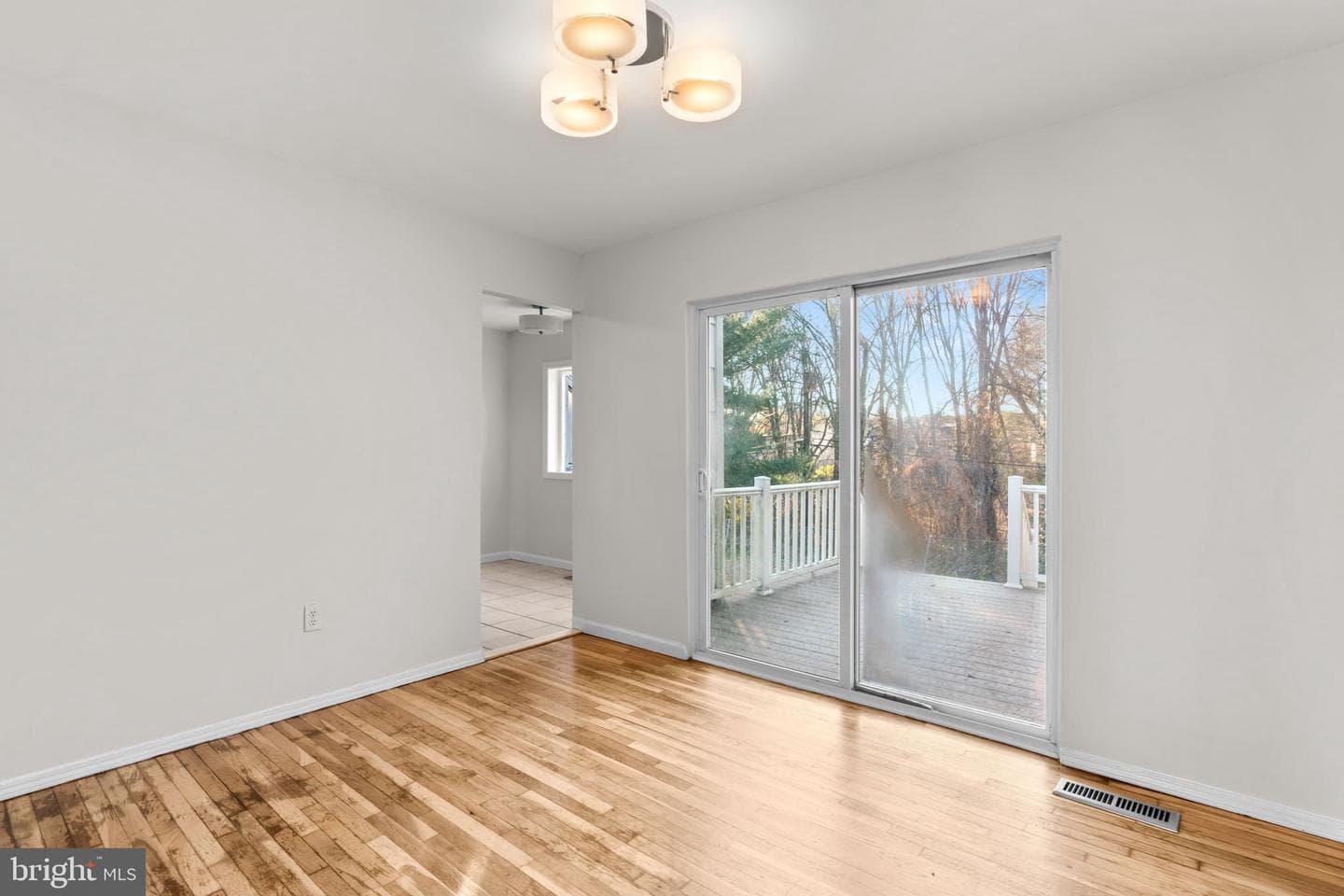 8111 Phirne Road E photo 6