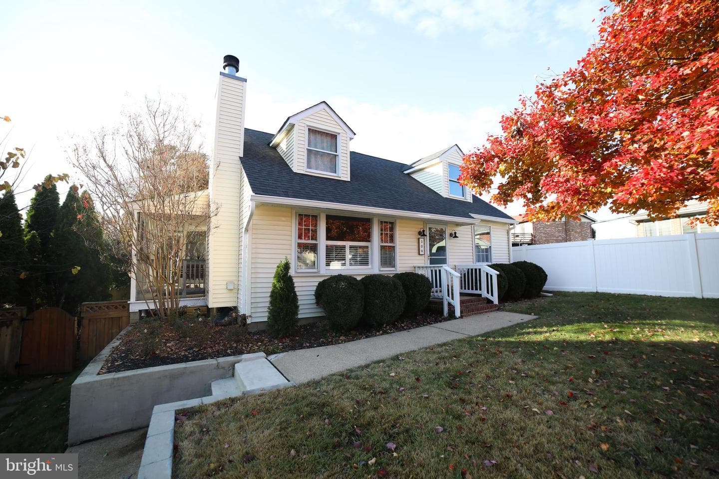 309 N Woodlawn Avenue N photo 1
