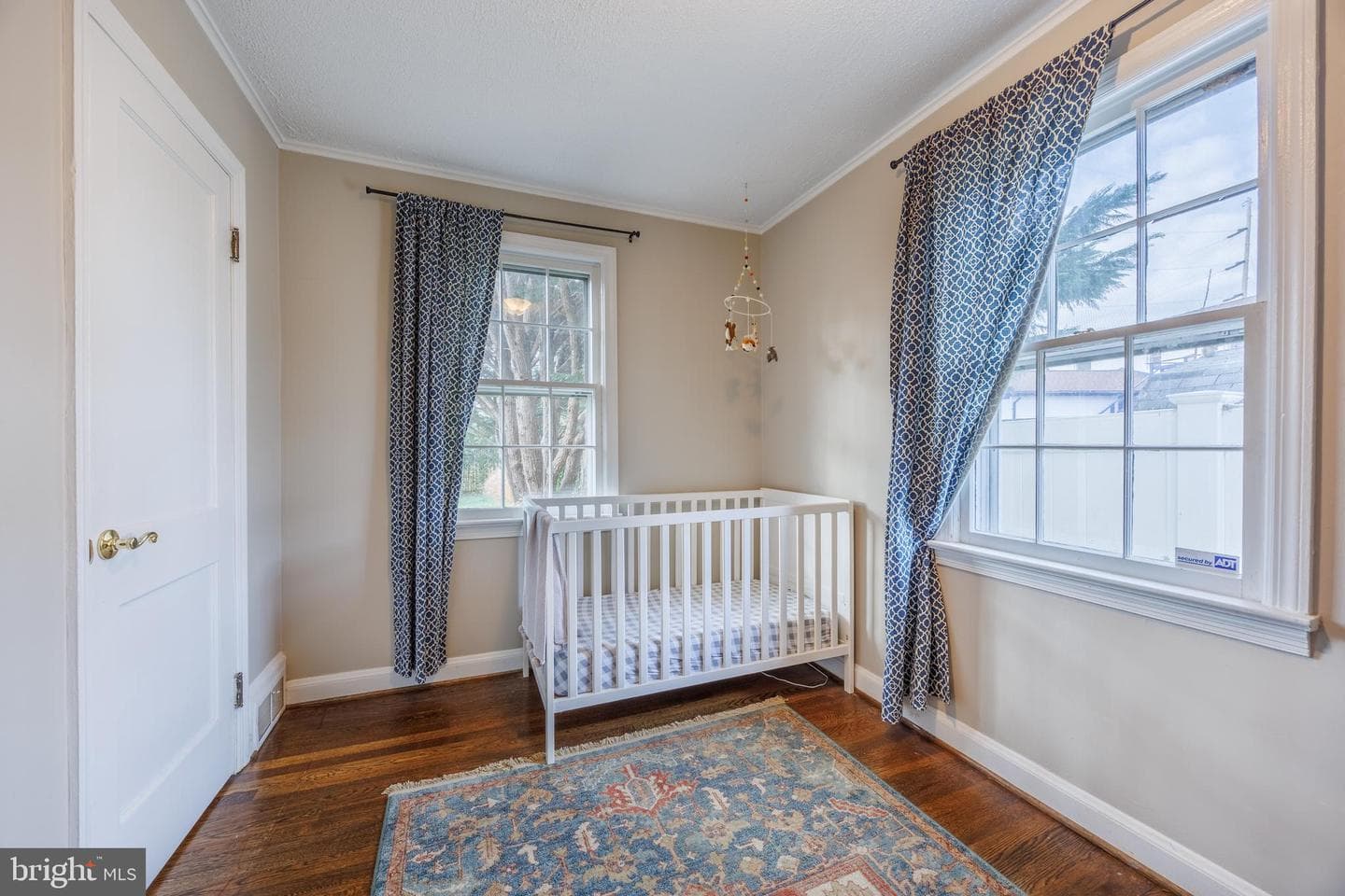 309 N Woodlawn Avenue N photo 18