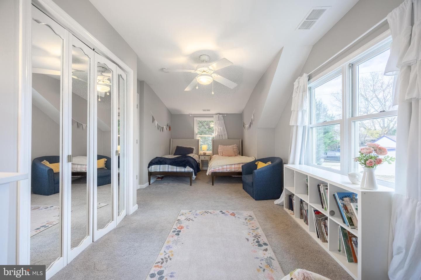 309 N Woodlawn Avenue N photo 20