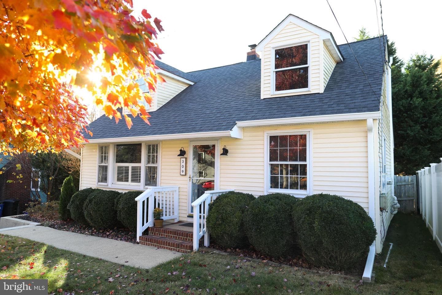 309 N Woodlawn Avenue N photo 3