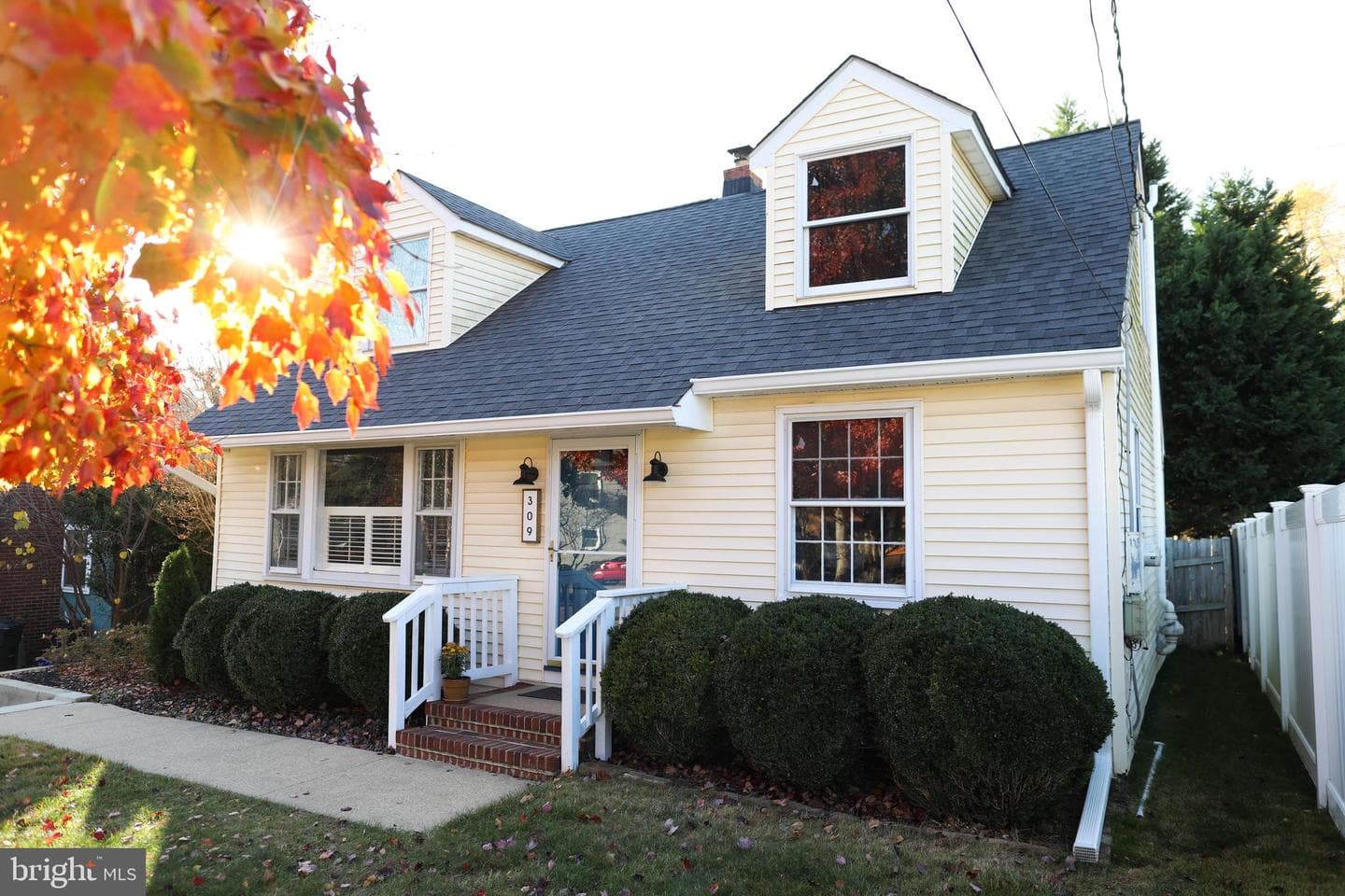 309 N Woodlawn Avenue N photo 4
