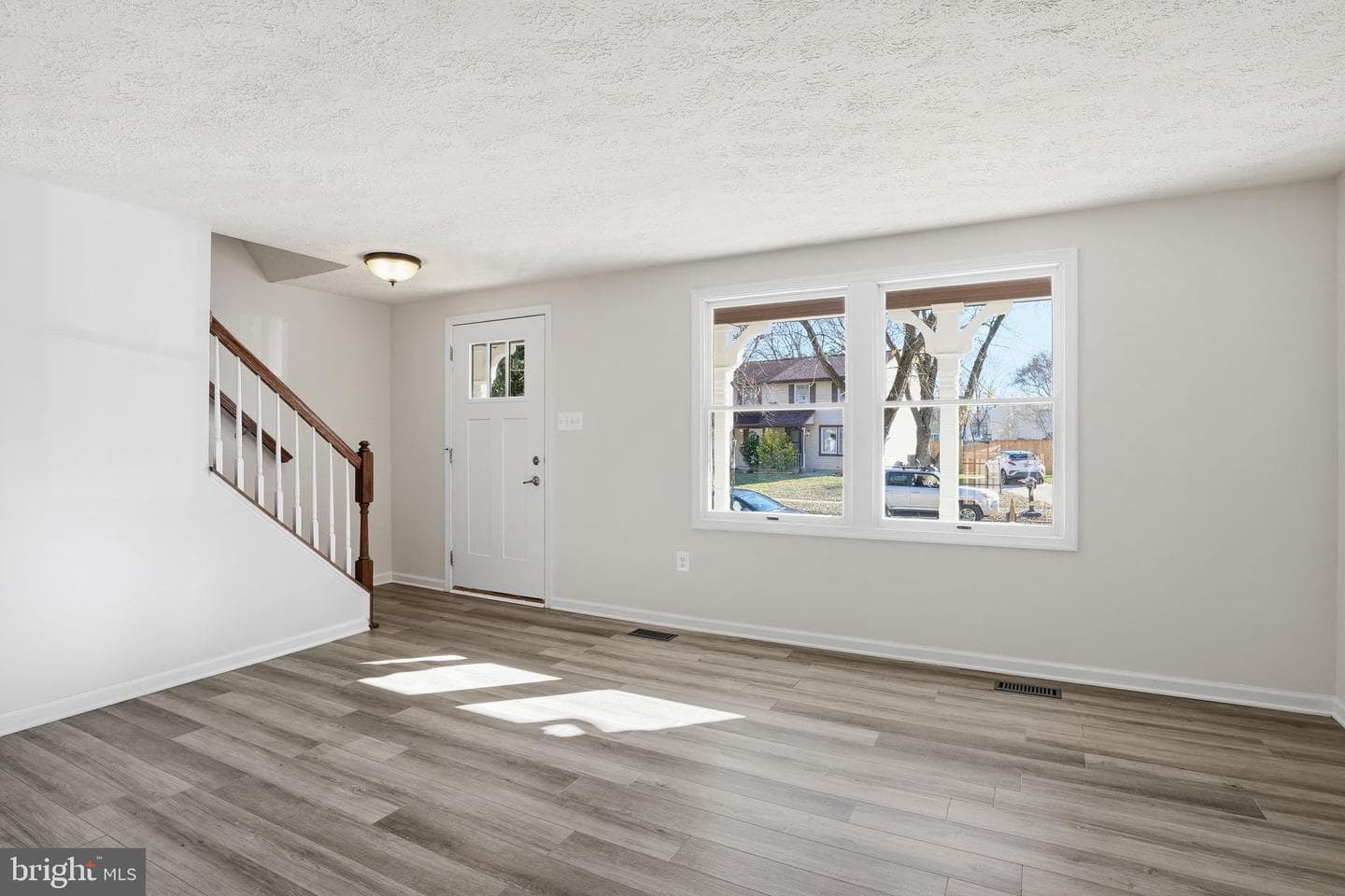 474 Ruffian Court photo 2