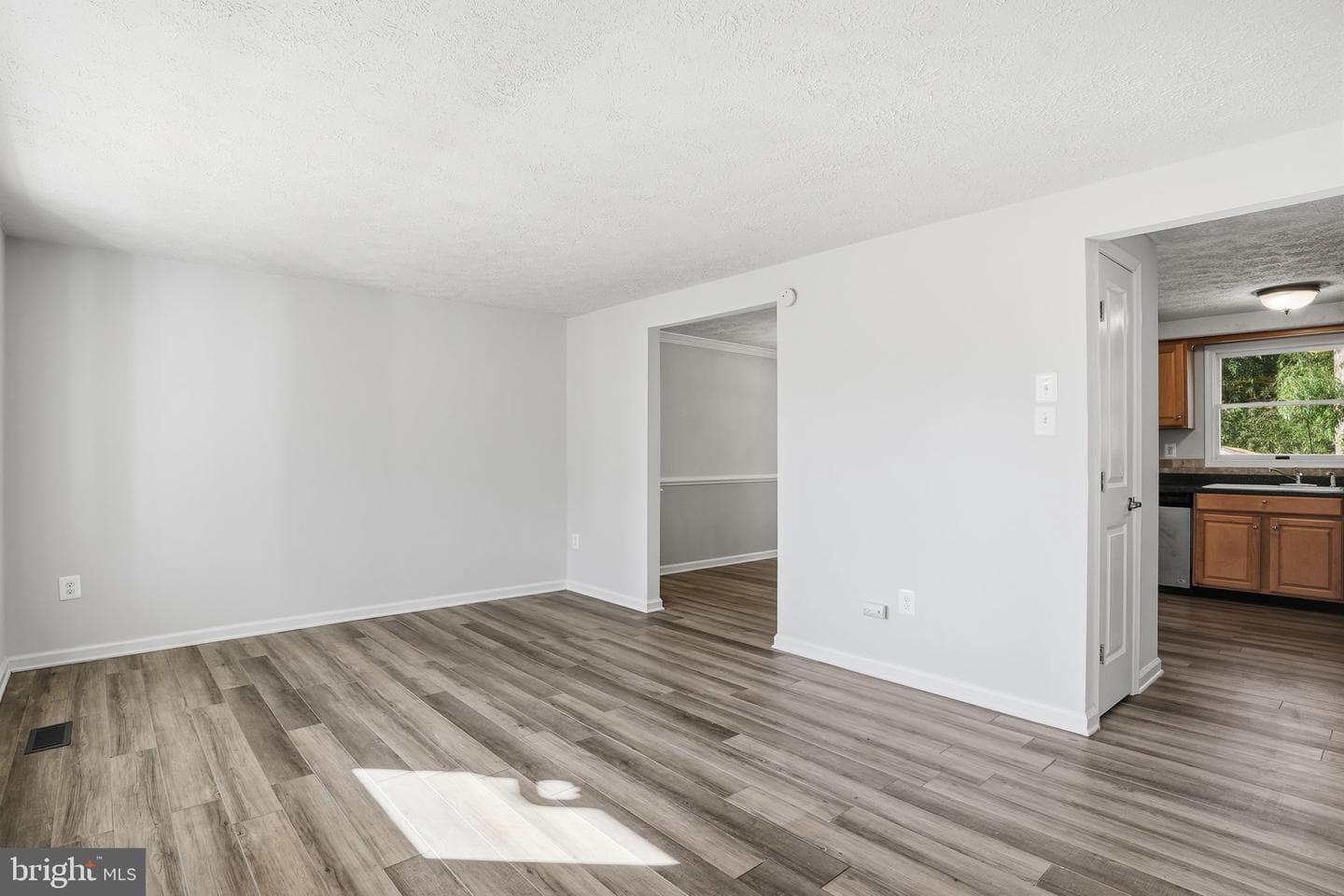 474 Ruffian Court photo 4