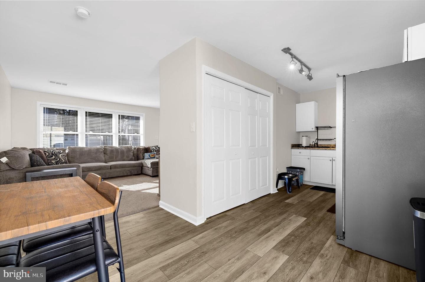 2 Woods Avenue photo 11