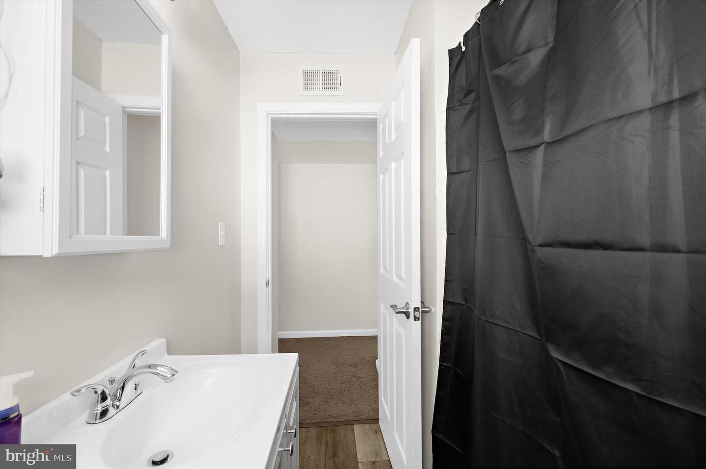 2 Woods Avenue photo 18