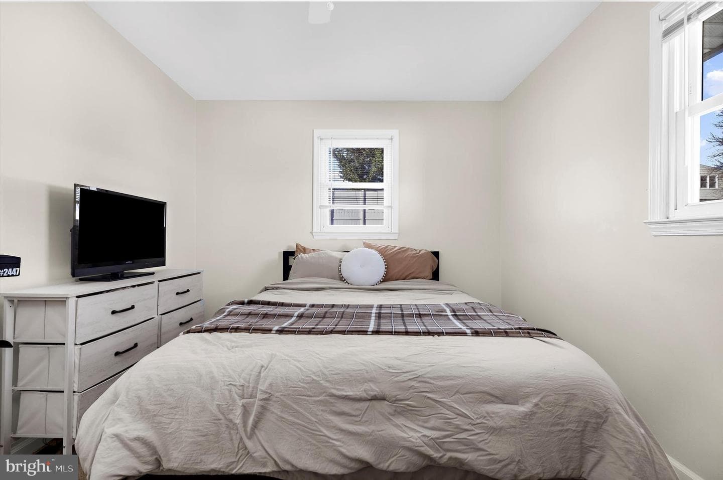 2 Woods Avenue photo 25