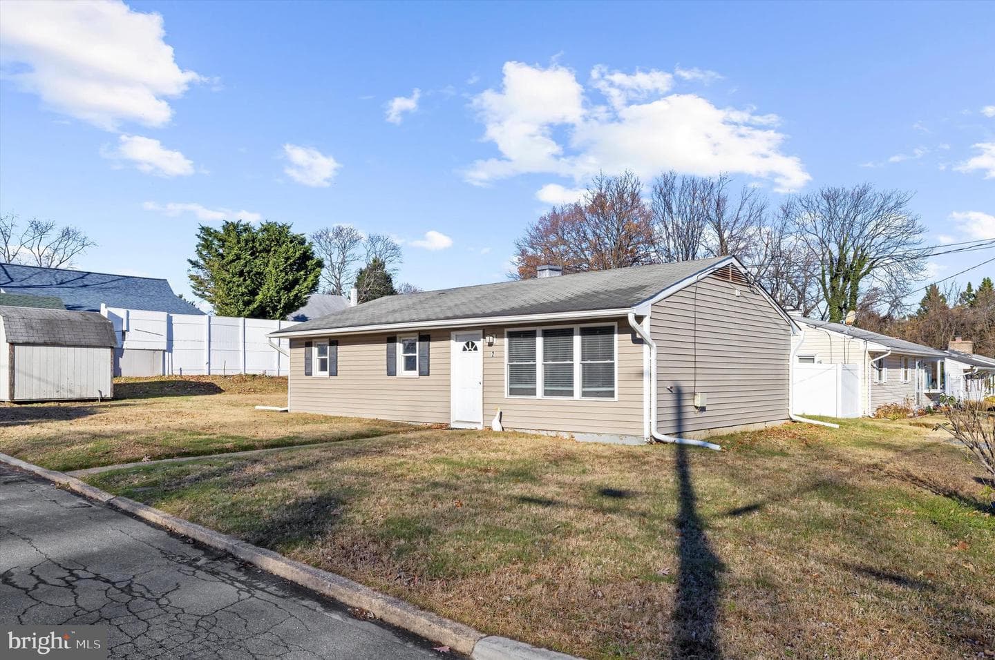 2 Woods Avenue photo 4