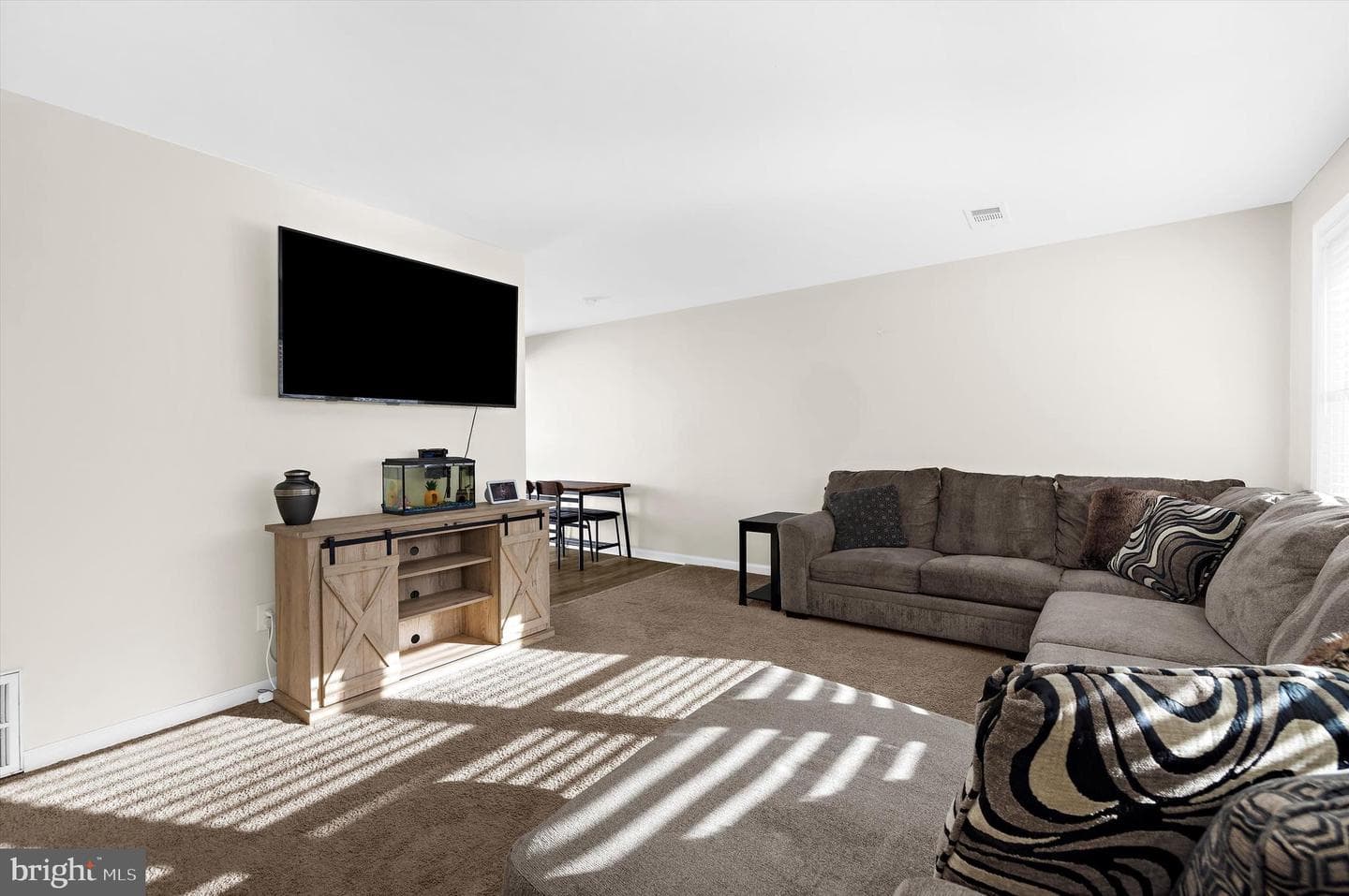 2 Woods Avenue photo 7