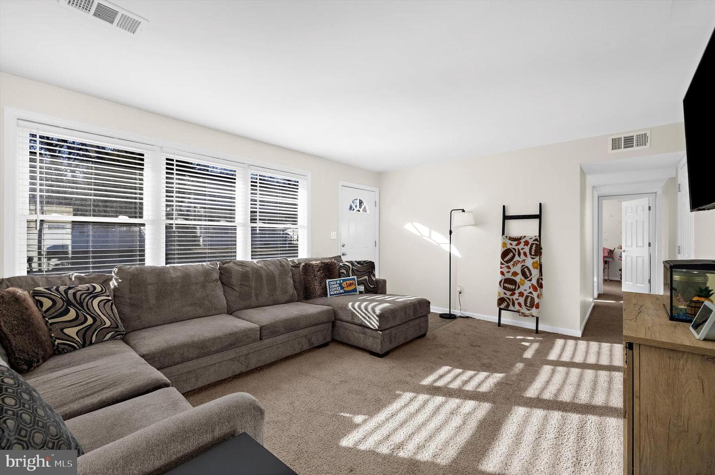 2 Woods Avenue photo 9