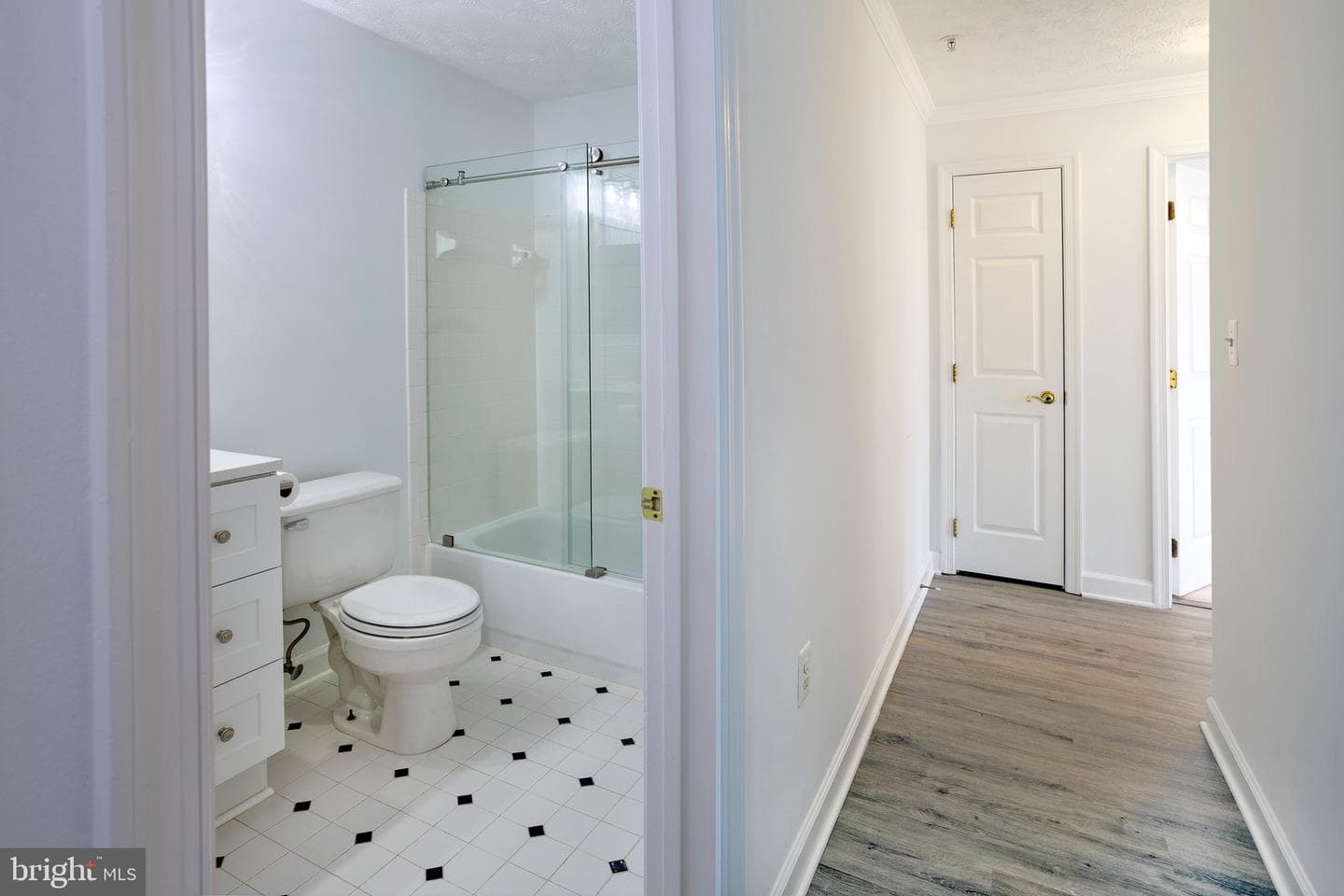 629 Admiral Drive #206 photo 17