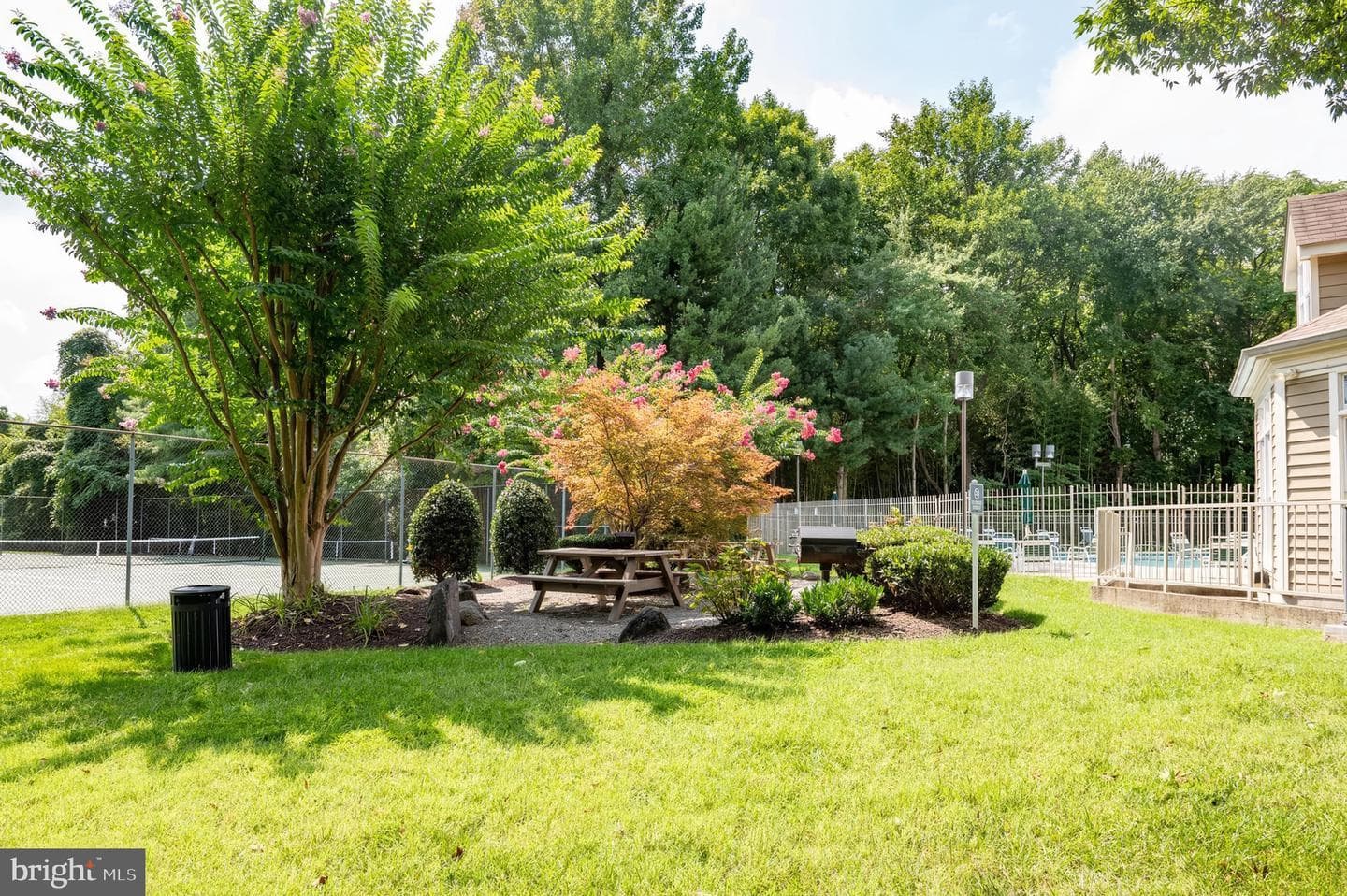 629 Admiral Drive #206 photo 33