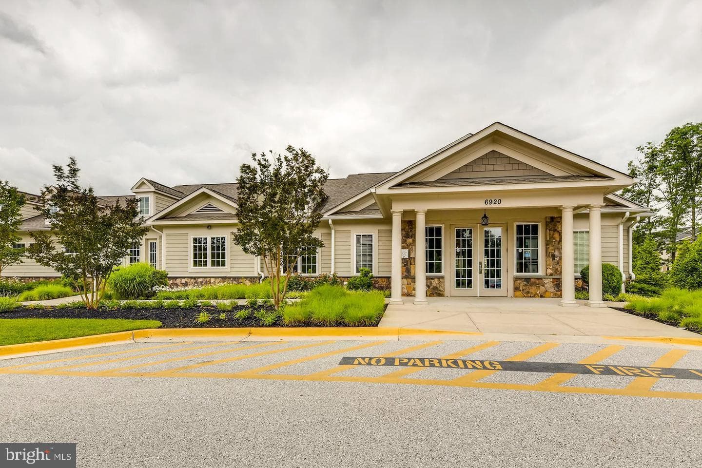 6949 Heritage Crossing photo 48