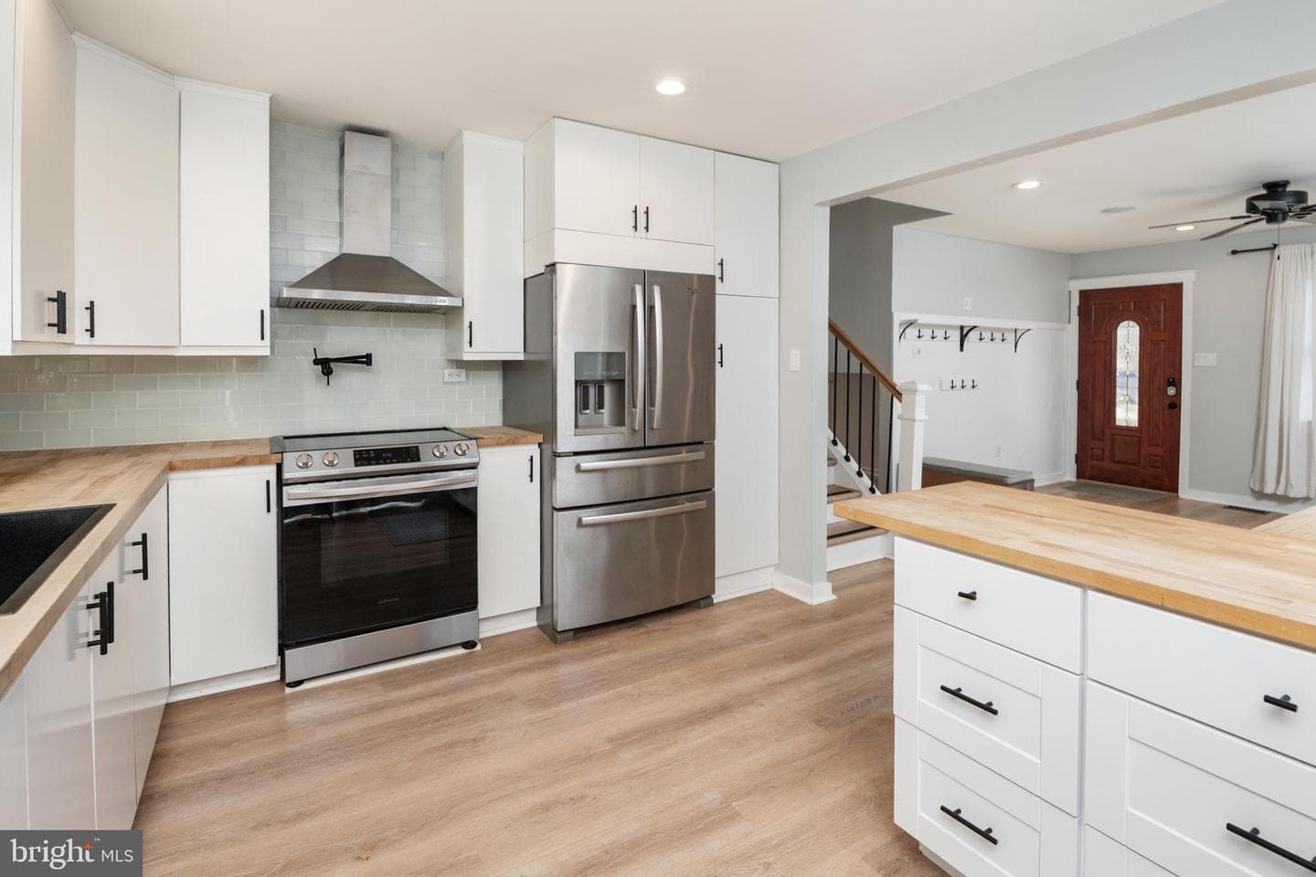 276 Overleaf Drive photo 10