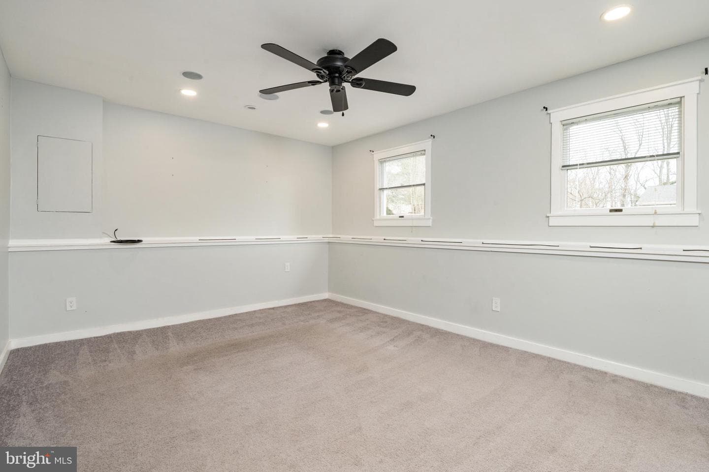 276 Overleaf Drive photo 12