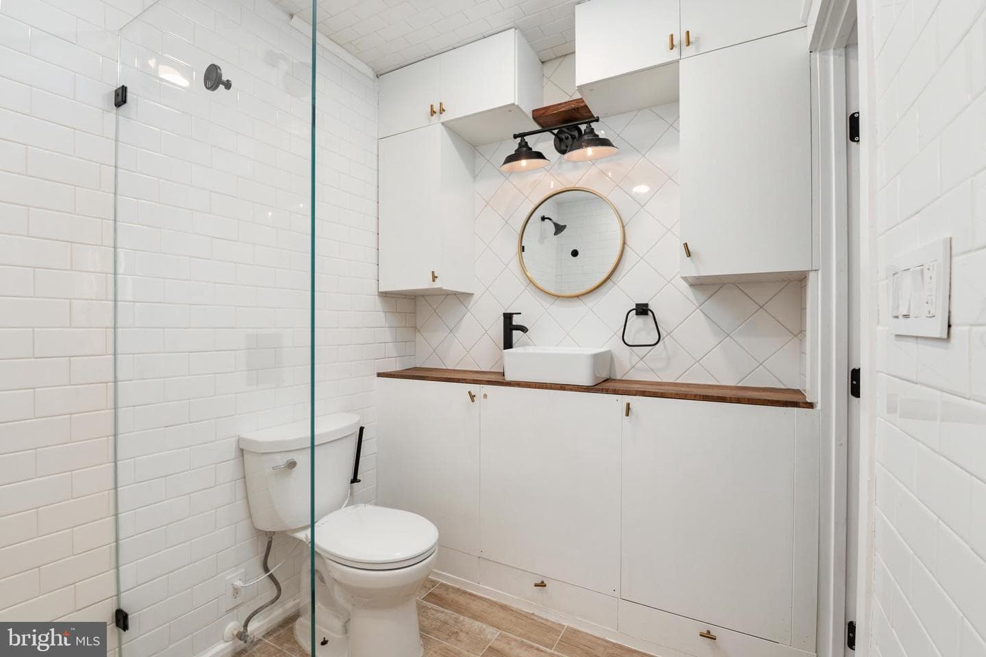 276 Overleaf Drive photo 15