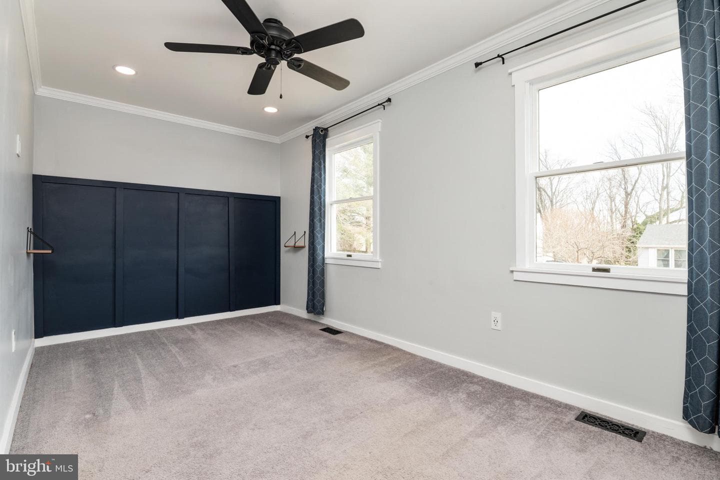 276 Overleaf Drive photo 18