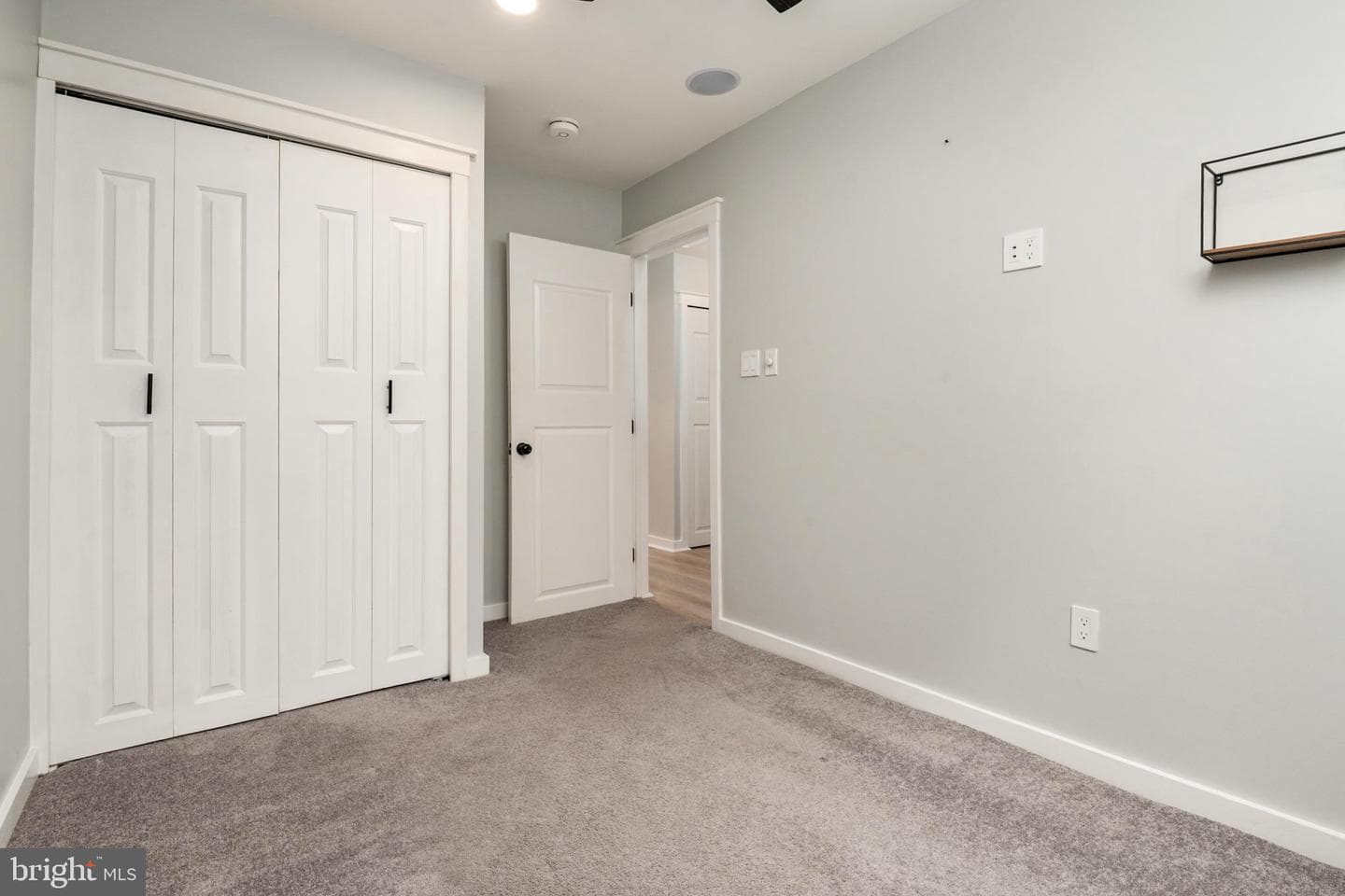 276 Overleaf Drive photo 20