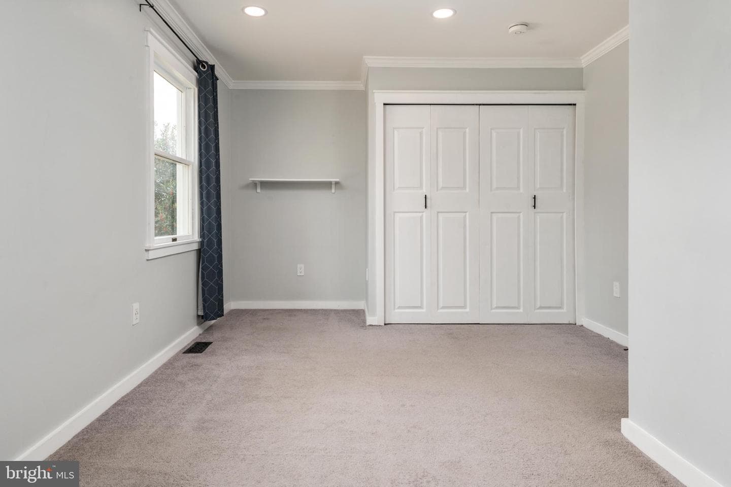 276 Overleaf Drive photo 23