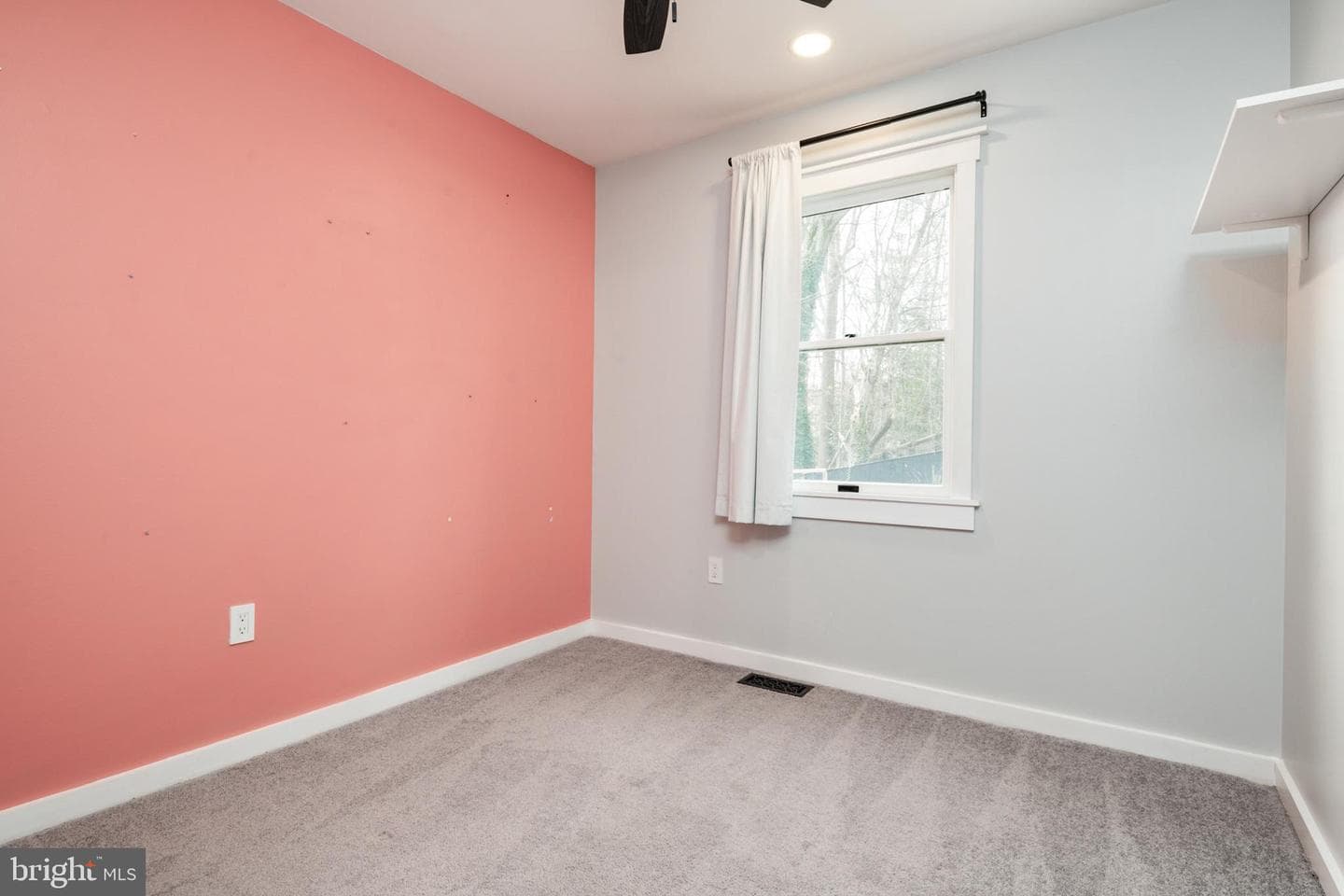 276 Overleaf Drive photo 24