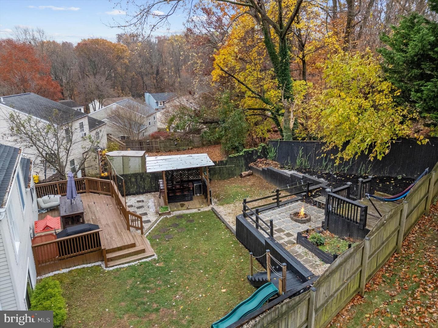 276 Overleaf Drive photo 32