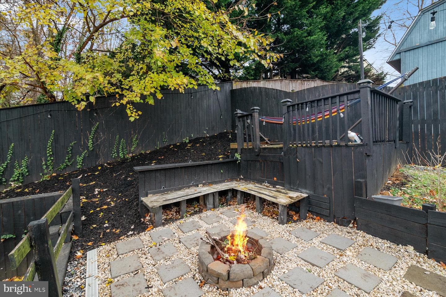 276 Overleaf Drive photo 36