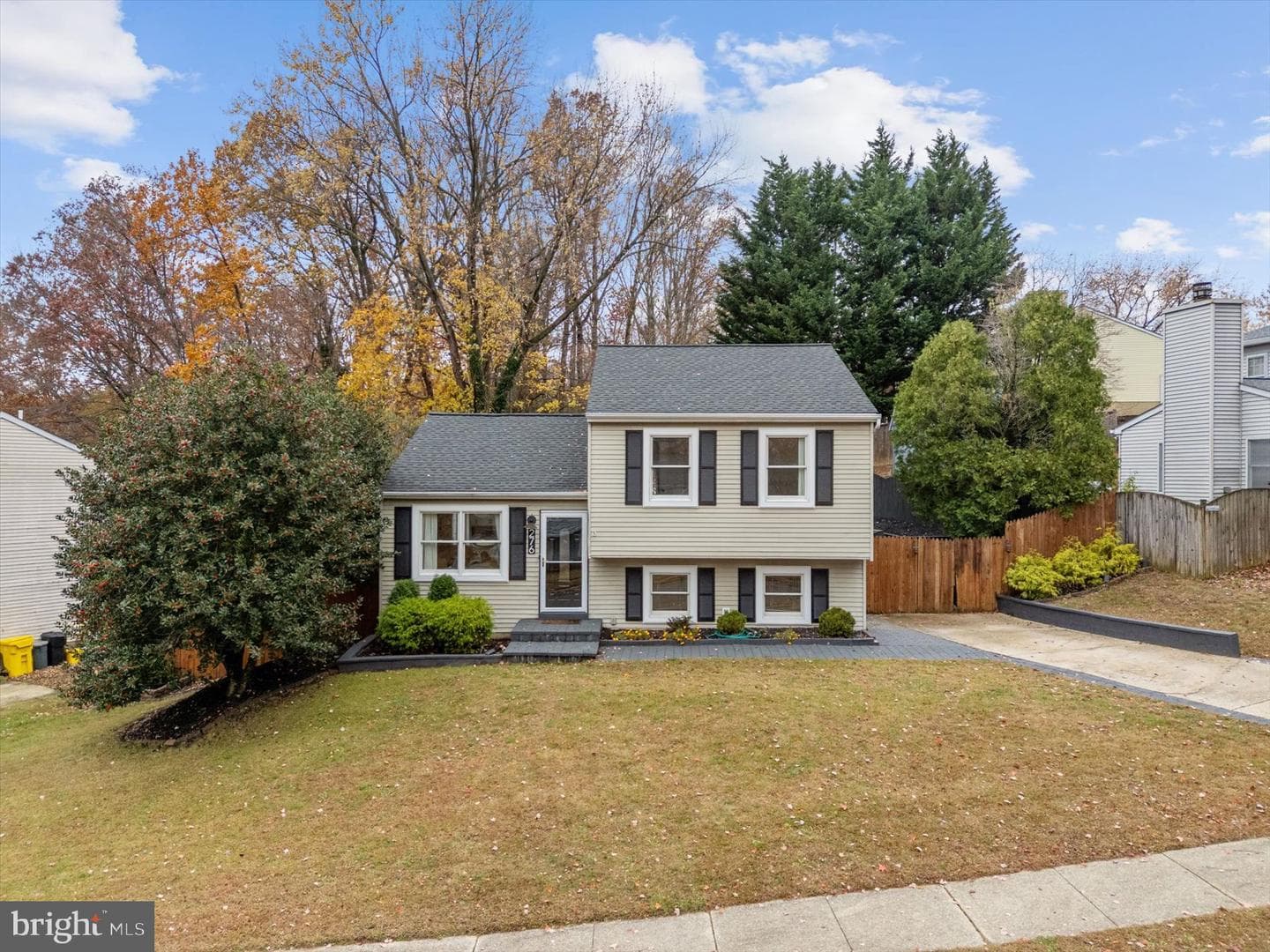 276 Overleaf Drive photo 38