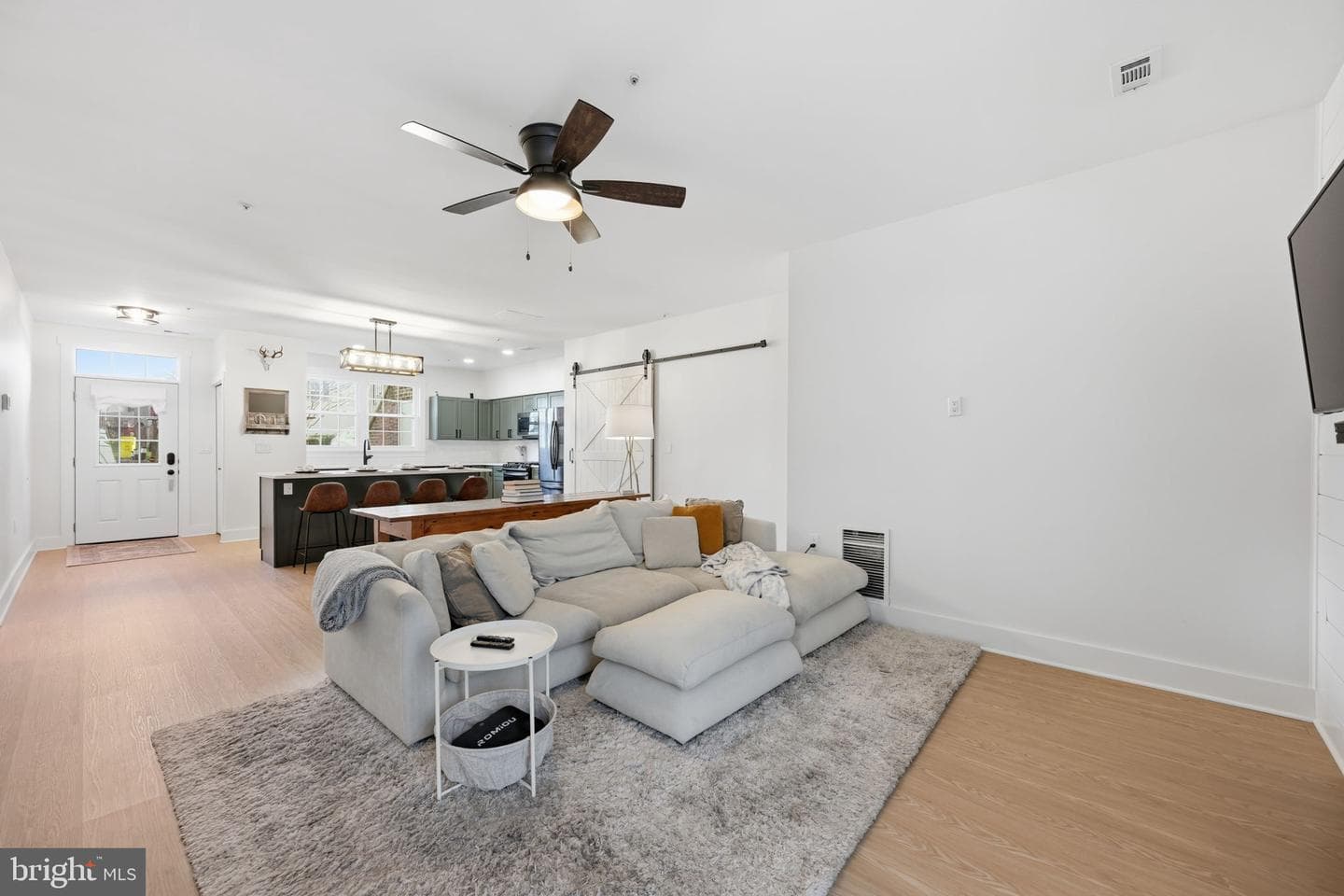 2408 Wentworth Drive photo 10