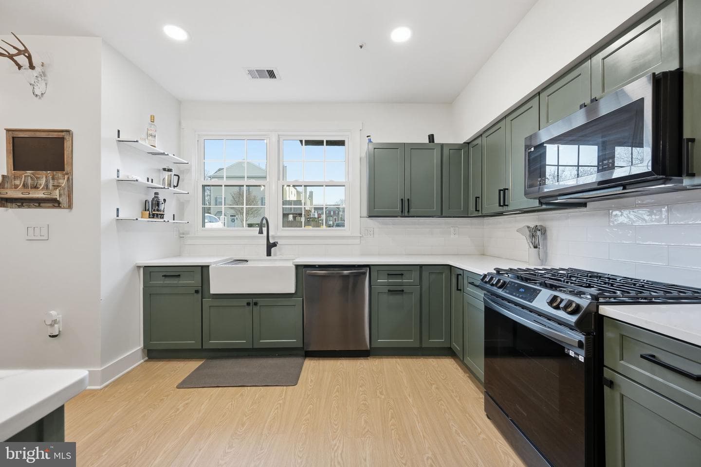 2408 Wentworth Drive photo 6