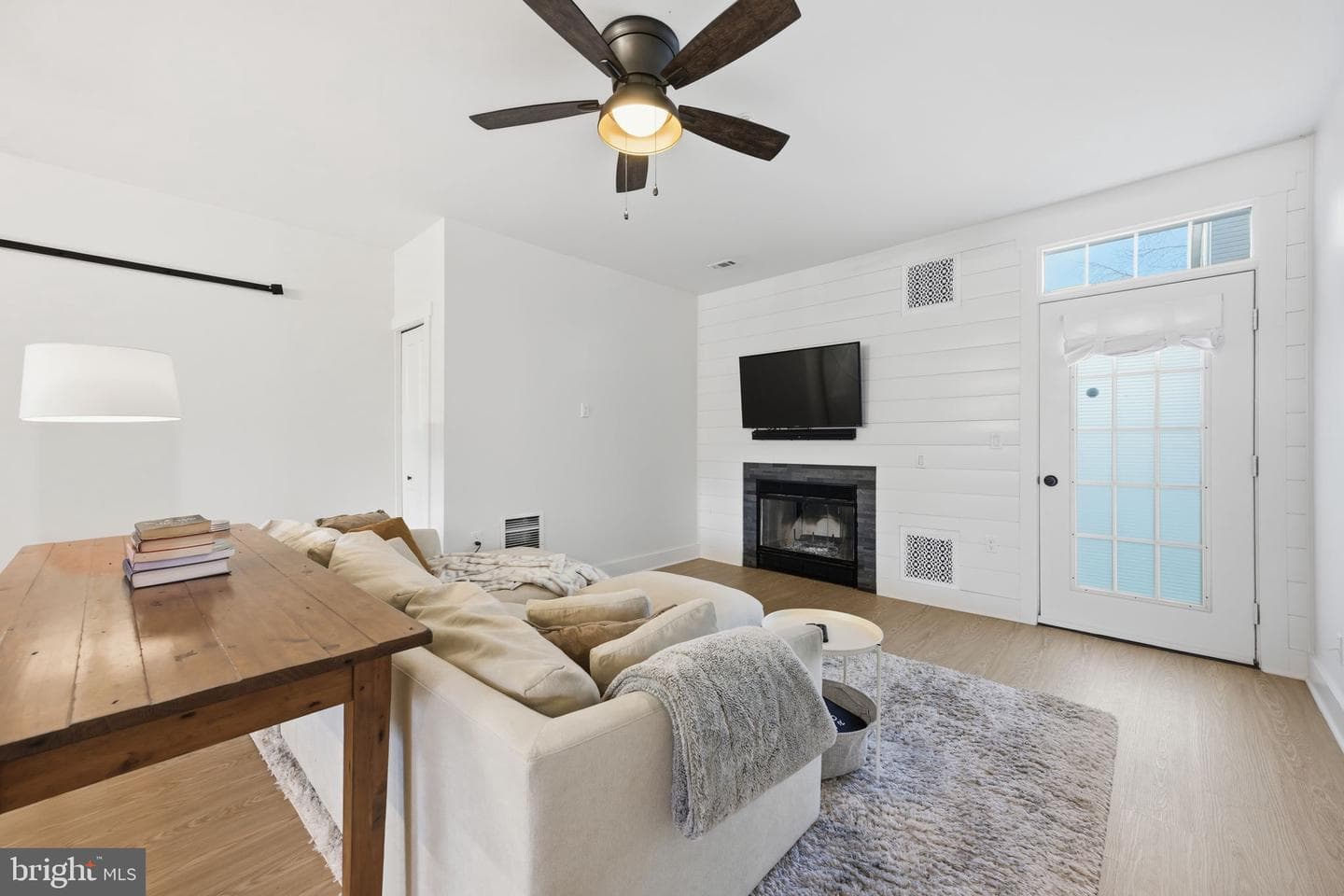 2408 Wentworth Drive photo 9