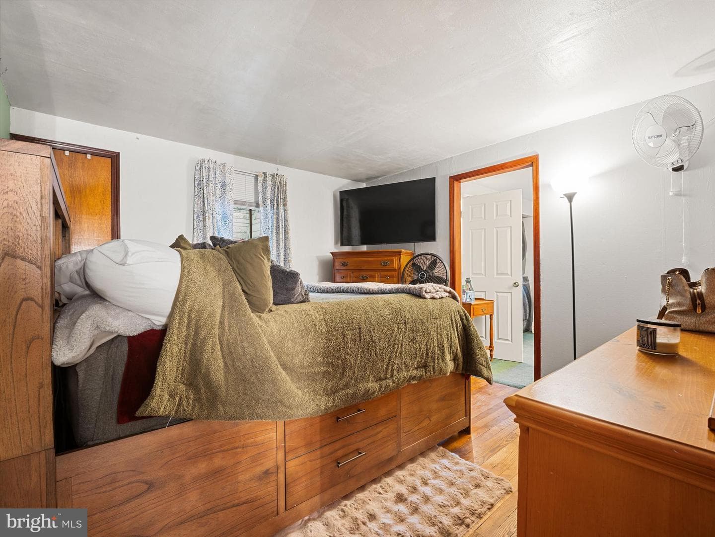 102 Queen Anne Road photo 12