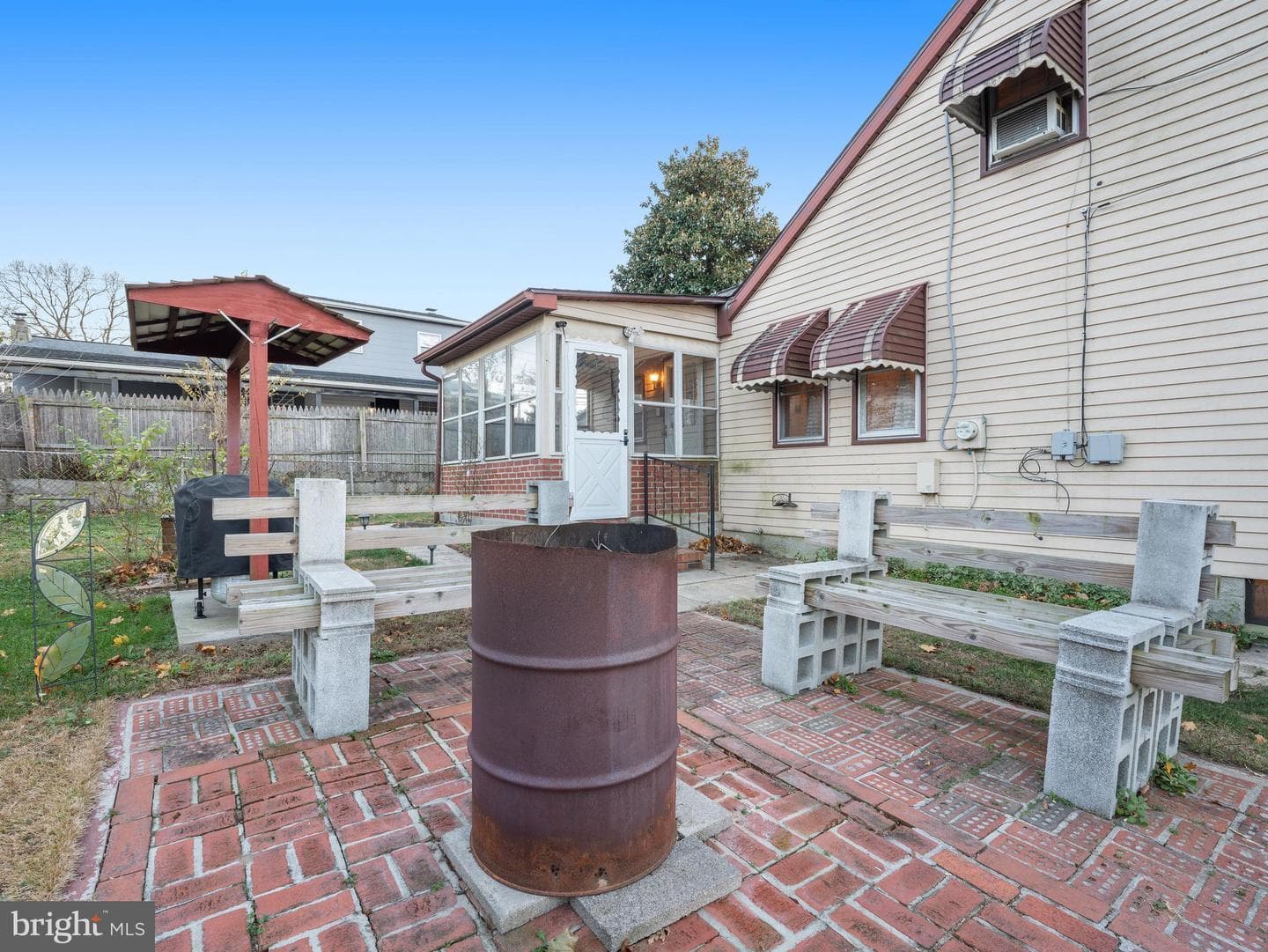 102 Queen Anne Road photo 22