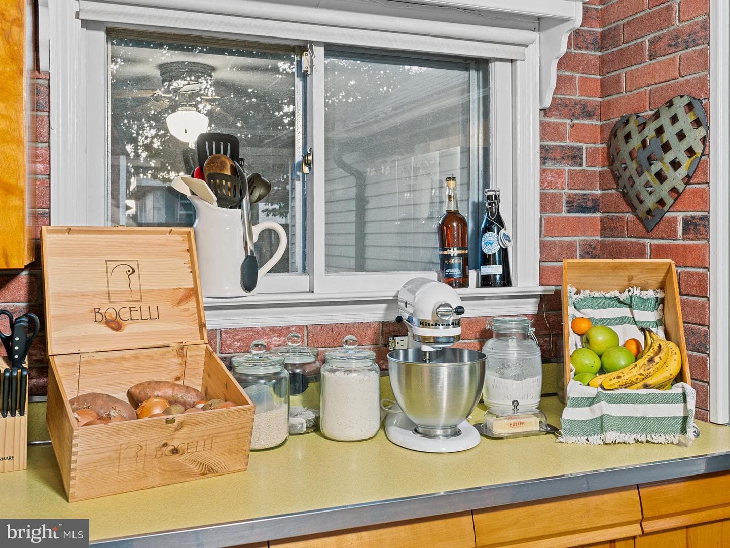 102 Queen Anne Road photo 9