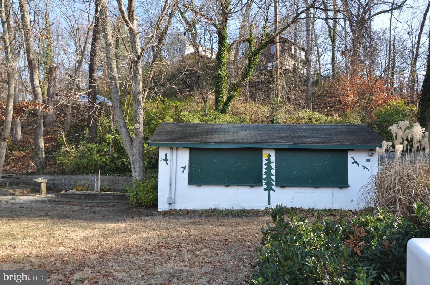 1465 Ridgeway photo 10