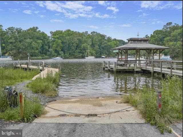 1465 Ridgeway photo 16