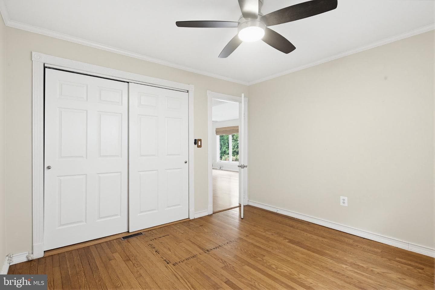 1465 Ridgeway photo 53