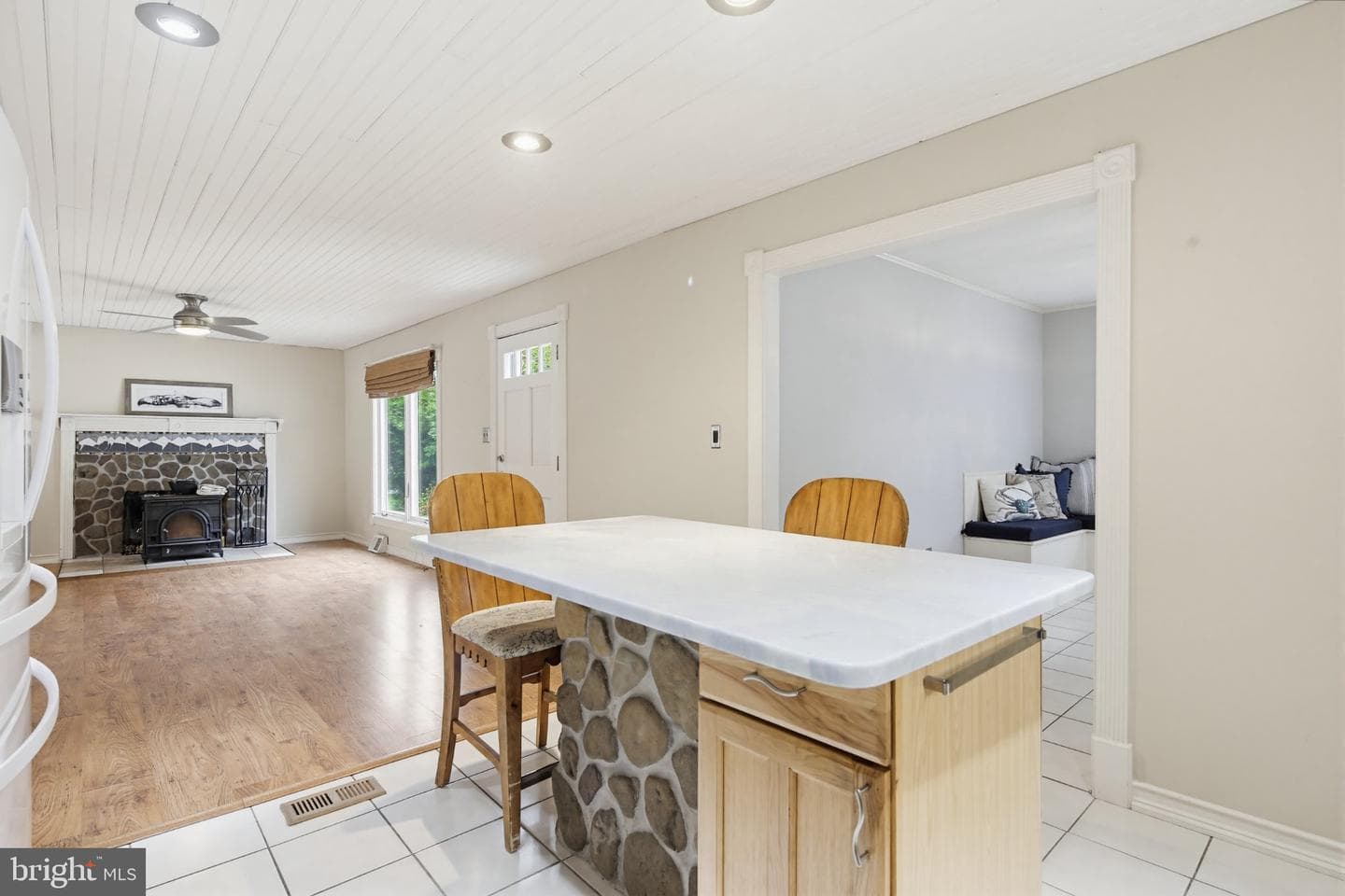 1465 Ridgeway photo 60