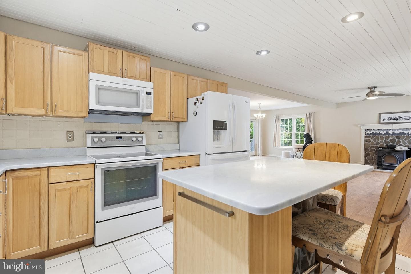 1465 Ridgeway photo 62